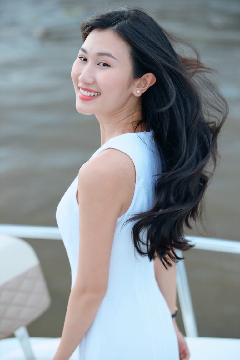 MC Đoàn Ngọc Nhi ( Zing mp3 )